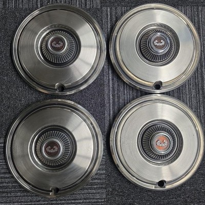 JDM ・Set of 4Nissan C230 Laurel Genuine Wheel Caps Old Car Model (No Tires)