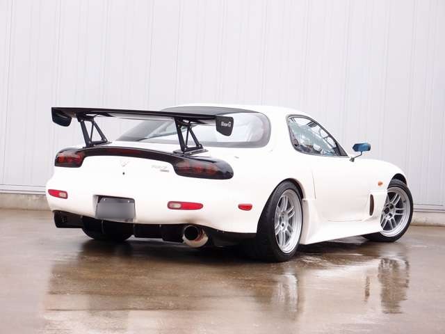 White Anfini RX-7 Type RB FD3S with RE-Amemiya aero and RE-Super G rear wing