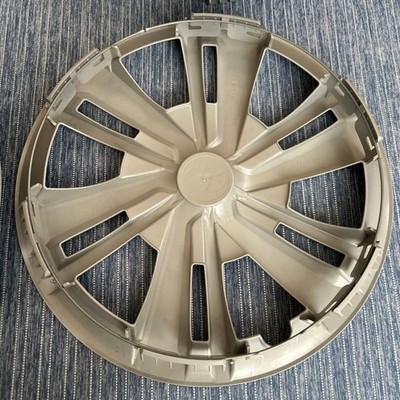 JDM Toyota Genuine Wheel Caps 14-inch Set of 4 (No Tires) - Image 4