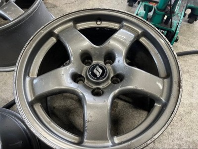 JDM R32 genuine 16-inch wheels (No Tires)