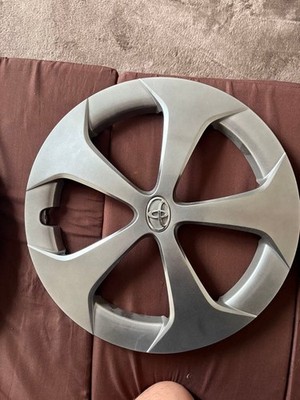 JDM Toyota Genuine Wheel Caps High Gloss (No Tires) - Image 3