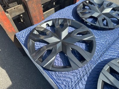 JDM Used wheel center caps for 60-series Prius 17-inch wheels set of 4 (No Tires) - Image 3