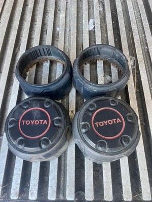 JDM Toyota Genuine Wheel Center Caps 4-Individual Set for 70/78 Land C (No Tires)