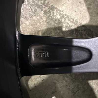 JDM Mercedes GLE 275/45/21 315/40/21 (No Tires) - Image 12