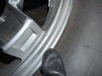 JDM Excellent tread depth 195/80R15 Yokohama IceGUARD G075 manufacture (No Tires) - Image 8