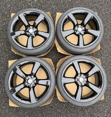 JDM This is a set of four genuine Nissan Fairlady Z Z33 series wheels (No Tires)